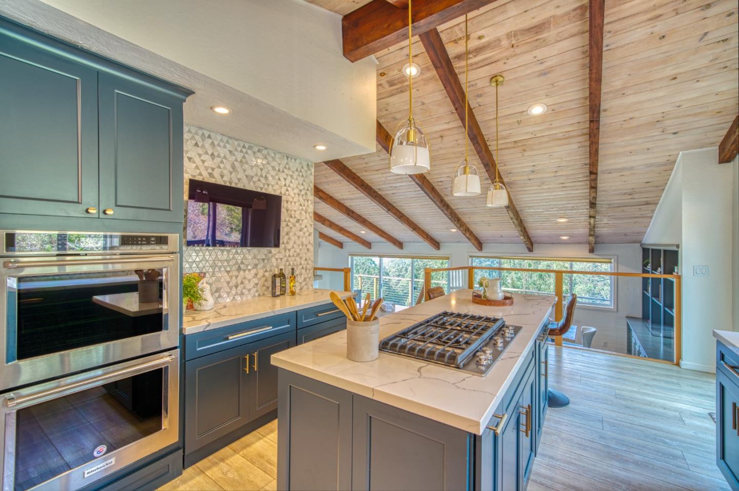 Detail Gallery Image 6 of 70 For 770 Alta Vista Rd, Montara,  CA 94037 - 6 Beds | 5/1 Baths