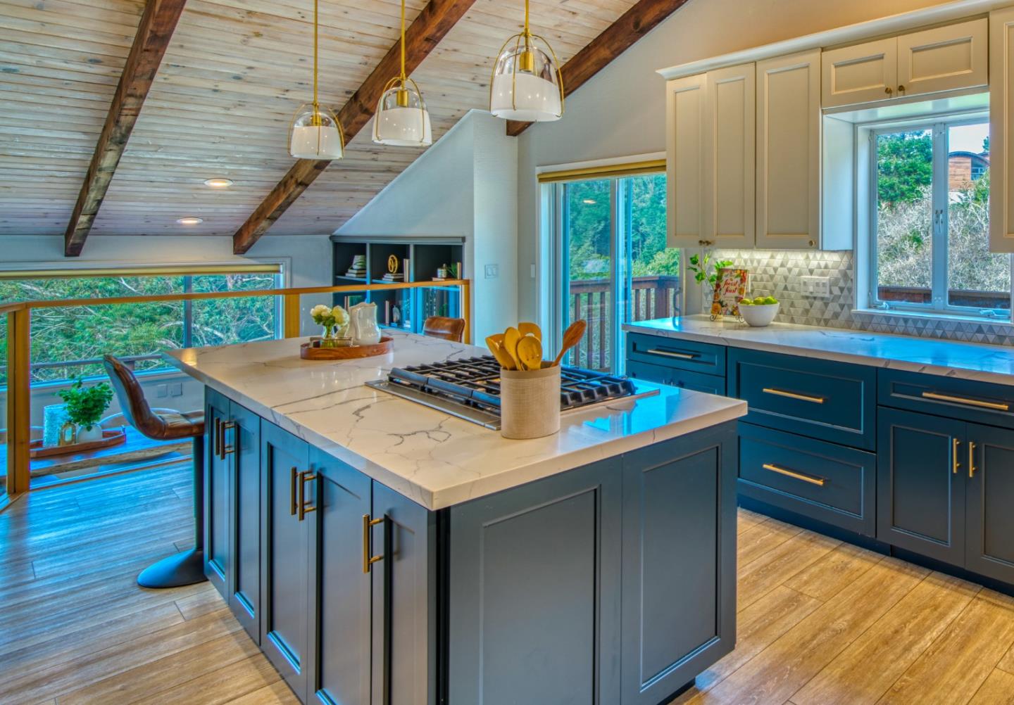Detail Gallery Image 9 of 70 For 770 Alta Vista Rd, Montara,  CA 94037 - 6 Beds | 5/1 Baths