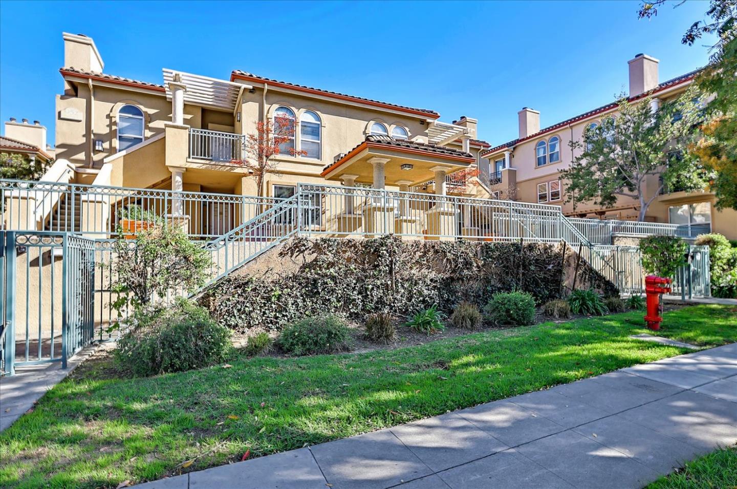 Detail Gallery Image 1 of 33 For 952 S 11th St #231,  San Jose,  CA 95112 - 2 Beds | 2 Baths