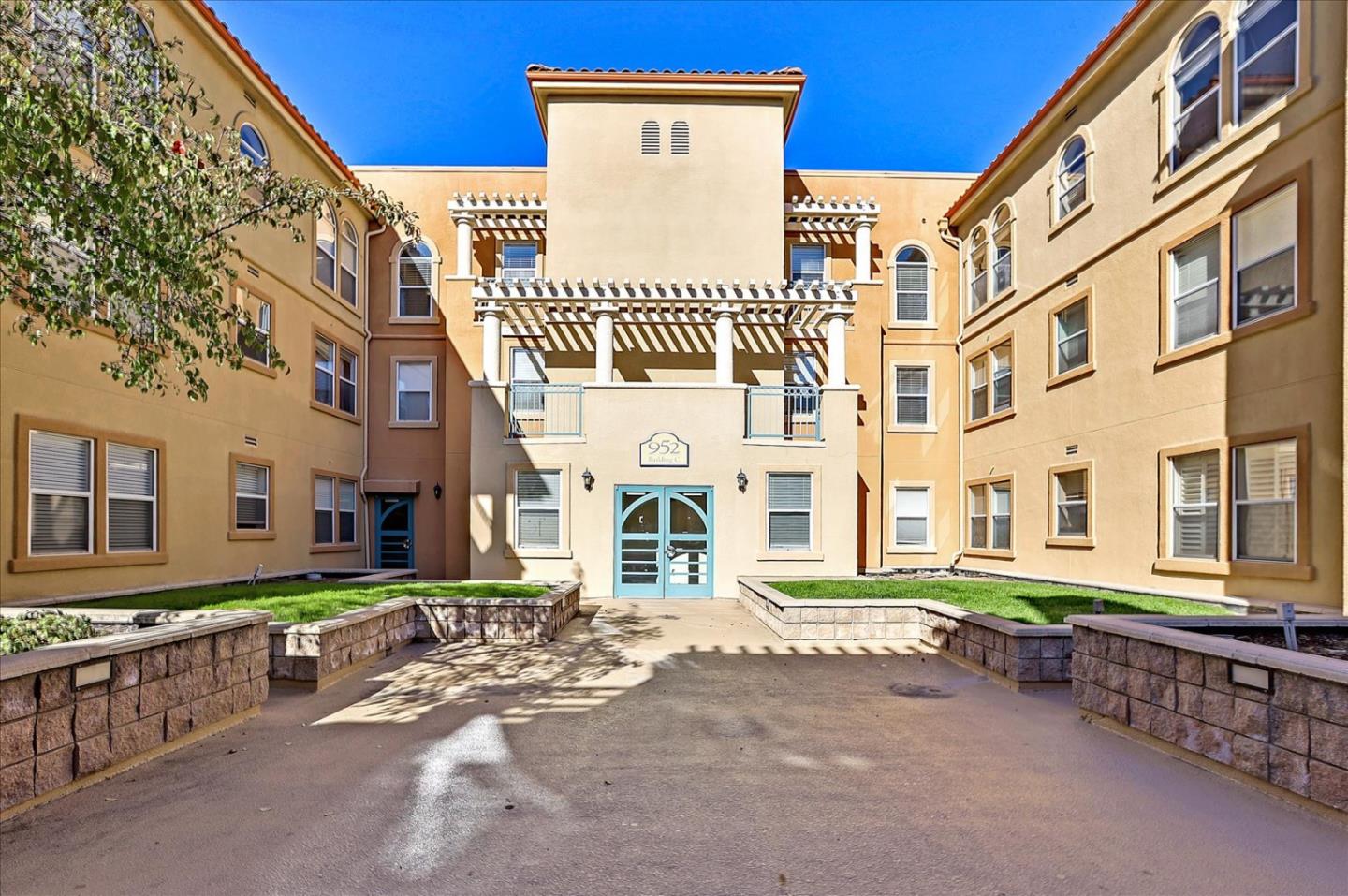 Detail Gallery Image 5 of 33 For 952 S 11th St #231,  San Jose,  CA 95112 - 2 Beds | 2 Baths