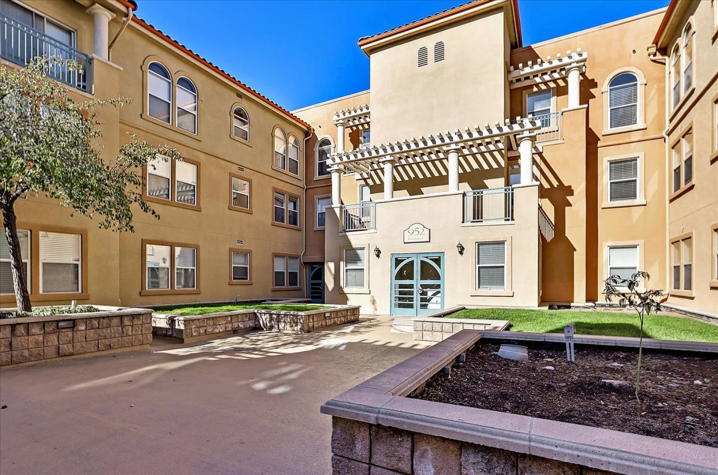 Detail Gallery Image 6 of 33 For 952 S 11th St #231,  San Jose,  CA 95112 - 2 Beds | 2 Baths