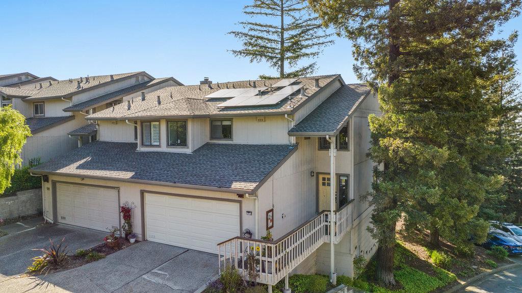 Detail Gallery Image 2 of 31 For 1112 Holmes Way, Hayward,  CA 94541 - 2 Beds | 2/1 Baths