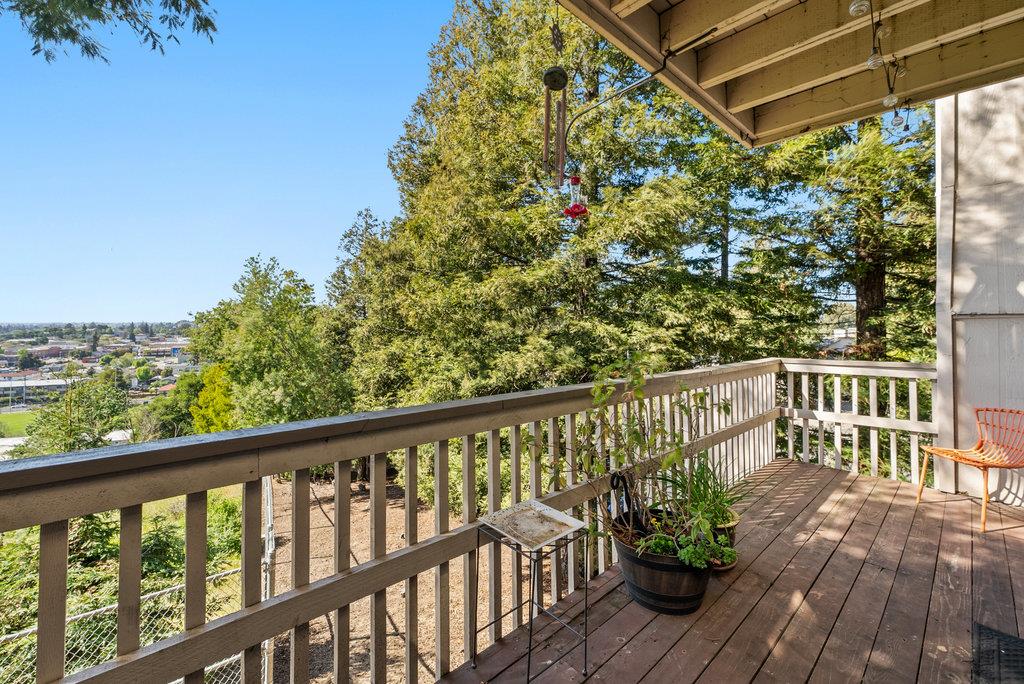 Detail Gallery Image 27 of 31 For 1112 Holmes Way, Hayward,  CA 94541 - 2 Beds | 2/1 Baths