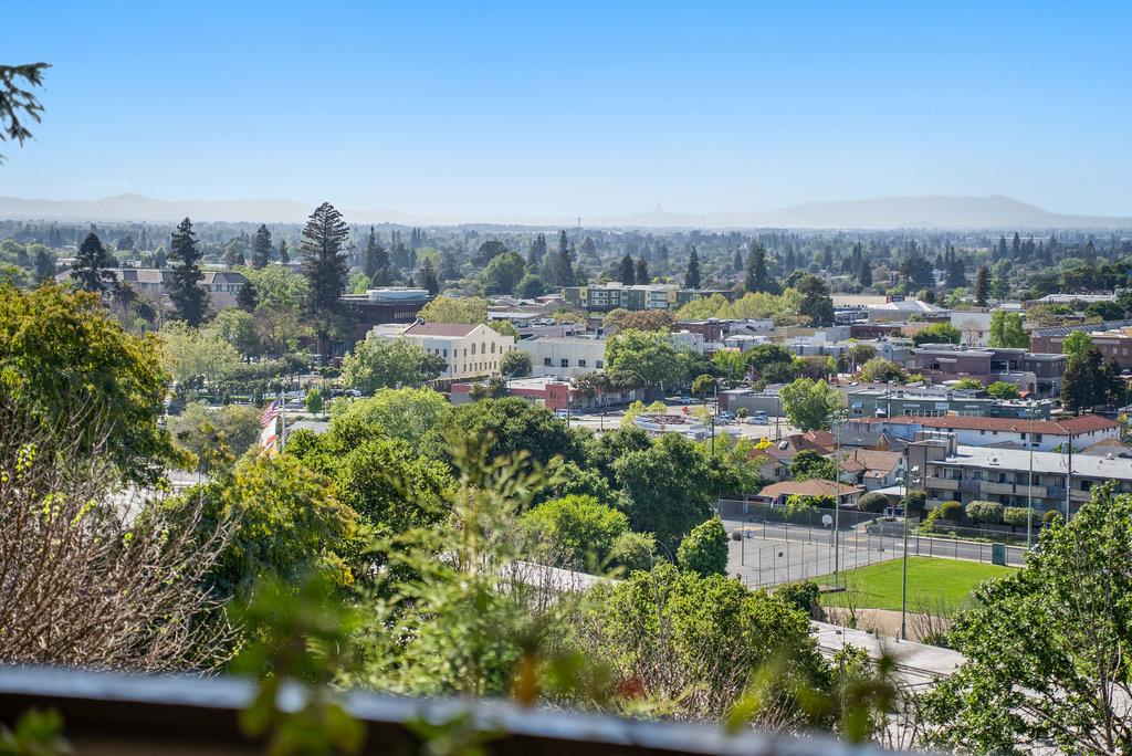 Detail Gallery Image 28 of 31 For 1112 Holmes Way, Hayward,  CA 94541 - 2 Beds | 2/1 Baths