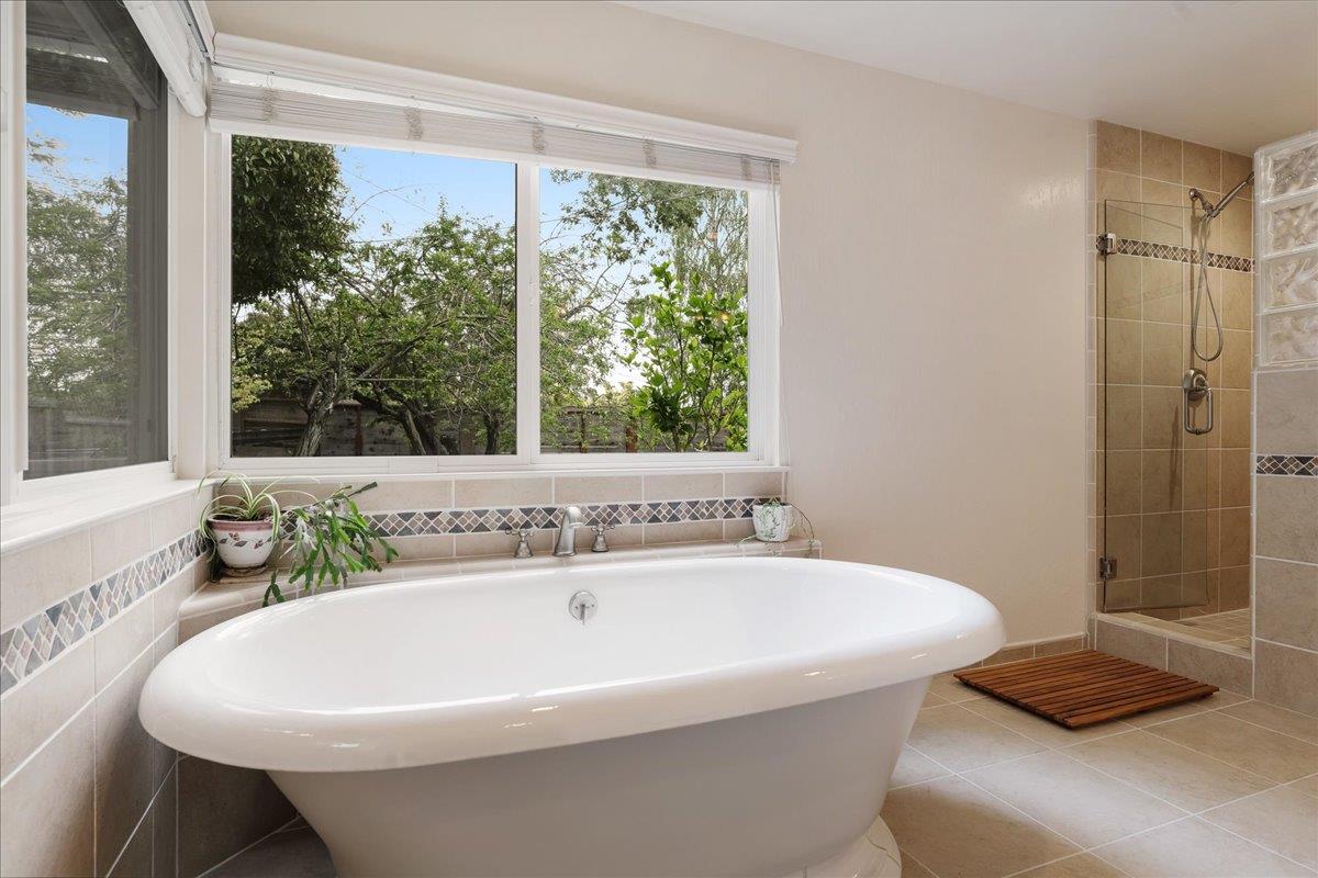Detail Gallery Image 24 of 50 For 334 Park Way, Santa Cruz,  CA 95062 - 5 Beds | 3 Baths
