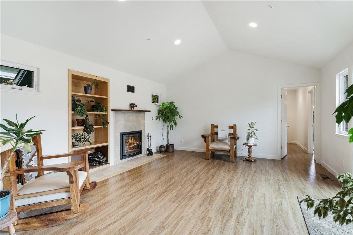 Detail Gallery Image 4 of 50 For 334 Park Way, Santa Cruz,  CA 95062 - 5 Beds | 3 Baths