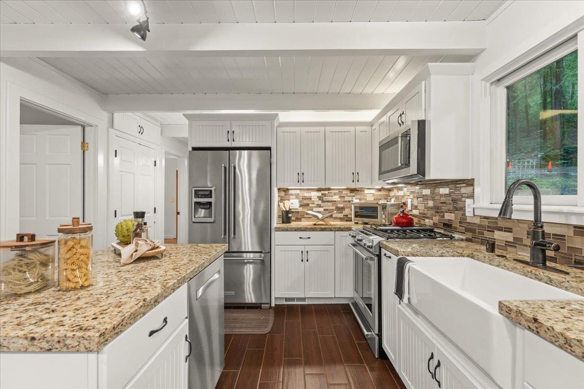 Detail Gallery Image 13 of 35 For 24760 Highland Way, Los Gatos,  CA 95033 - 3 Beds | 2 Baths