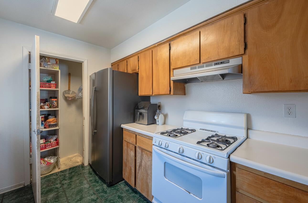 Detail Gallery Image 10 of 27 For 111 Keats Ave, King City,  CA 93930 - 4 Beds | 2 Baths