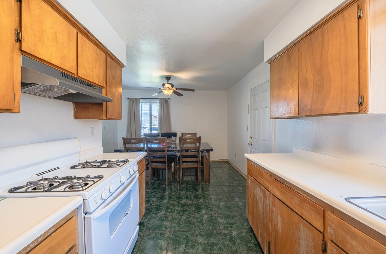 Detail Gallery Image 11 of 27 For 111 Keats Ave, King City,  CA 93930 - 4 Beds | 2 Baths
