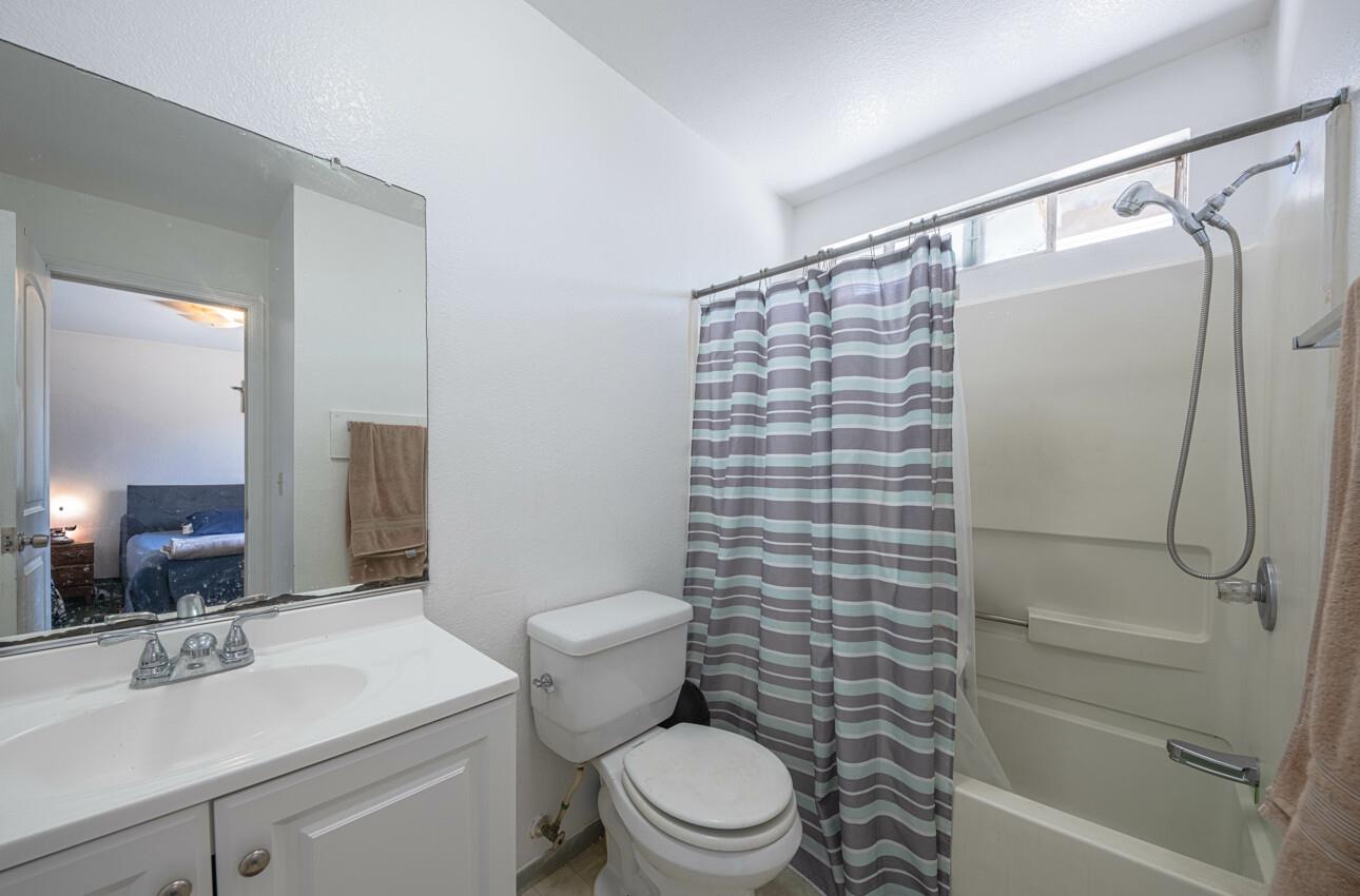Detail Gallery Image 15 of 27 For 111 Keats Ave, King City,  CA 93930 - 4 Beds | 2 Baths
