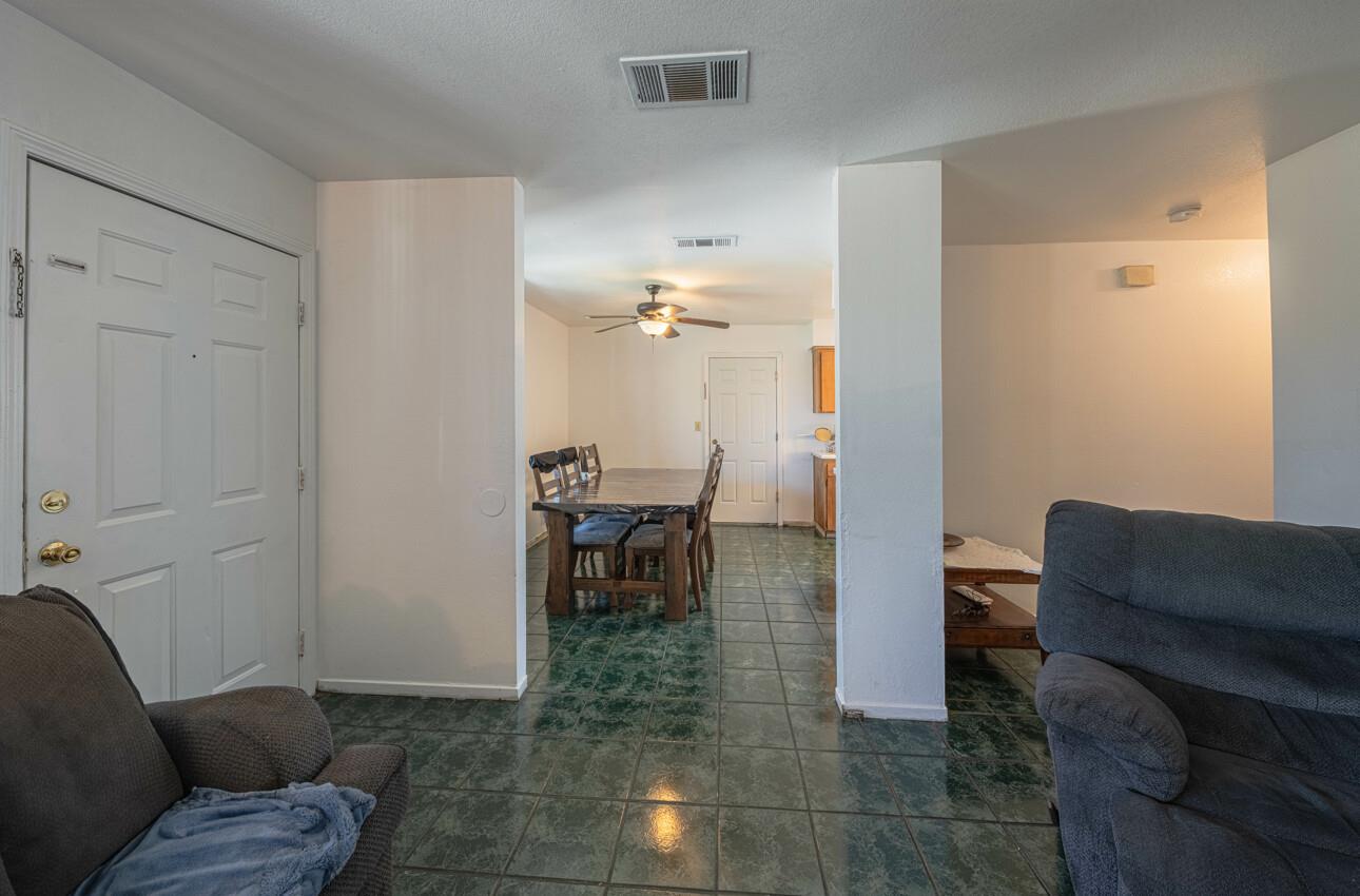 Detail Gallery Image 6 of 27 For 111 Keats Ave, King City,  CA 93930 - 4 Beds | 2 Baths