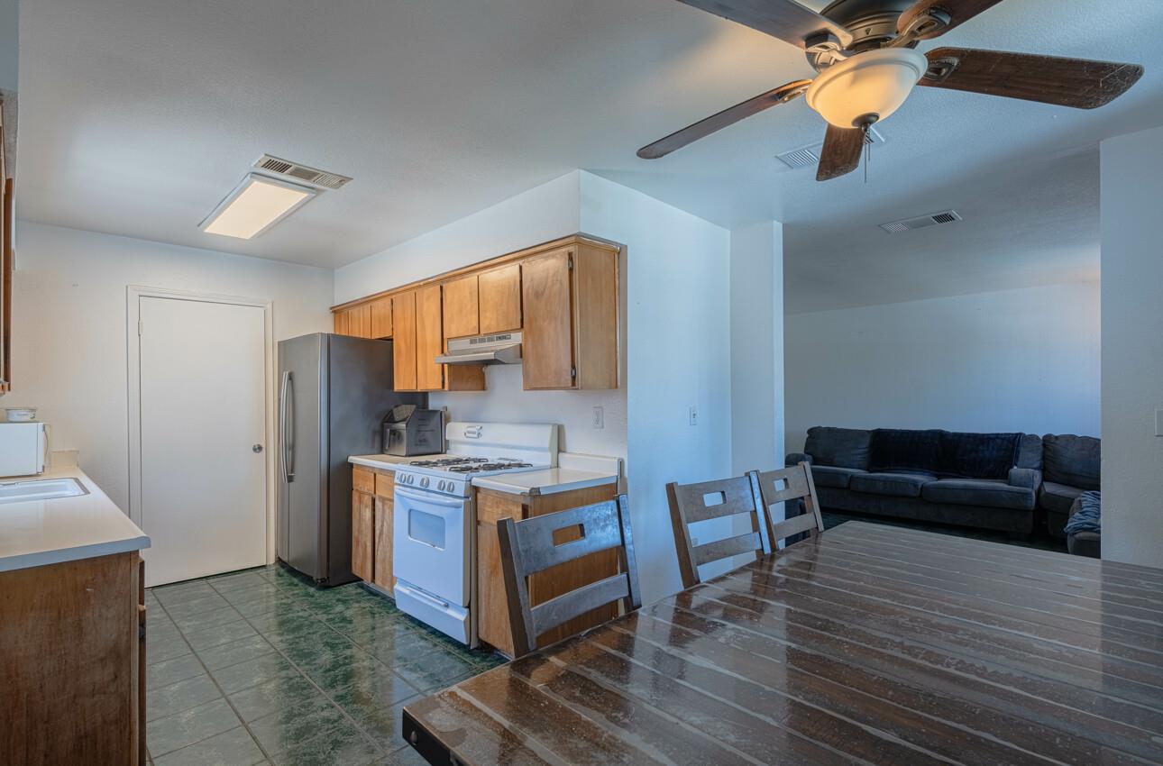 Detail Gallery Image 8 of 27 For 111 Keats Ave, King City,  CA 93930 - 4 Beds | 2 Baths