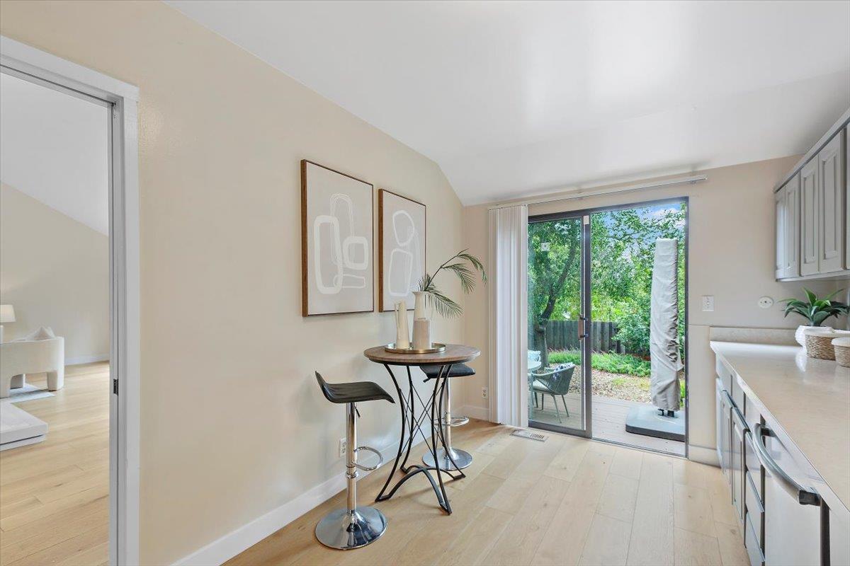 Detail Gallery Image 15 of 47 For 4 Farm Rd, Los Altos,  CA 94024 - 3 Beds | 2 Baths