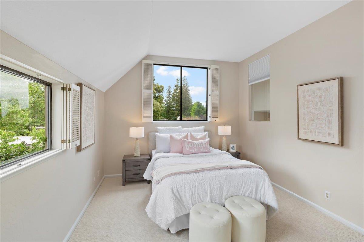 Detail Gallery Image 26 of 47 For 4 Farm Rd, Los Altos,  CA 94024 - 3 Beds | 2 Baths