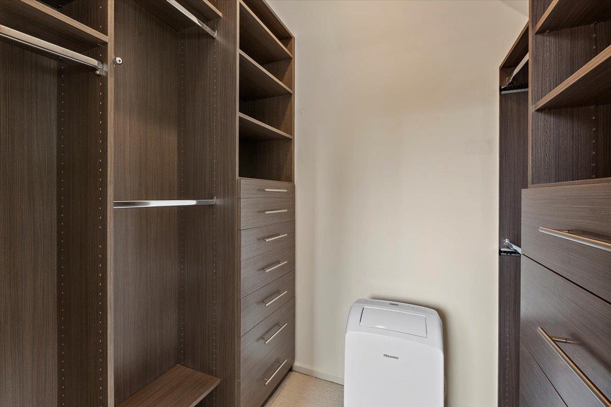 Detail Gallery Image 28 of 47 For 4 Farm Rd, Los Altos,  CA 94024 - 3 Beds | 2 Baths
