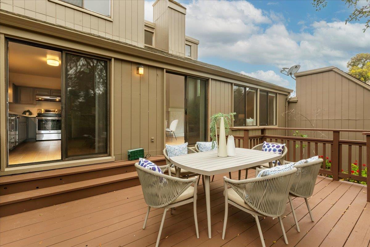 Detail Gallery Image 30 of 47 For 4 Farm Rd, Los Altos,  CA 94024 - 3 Beds | 2 Baths