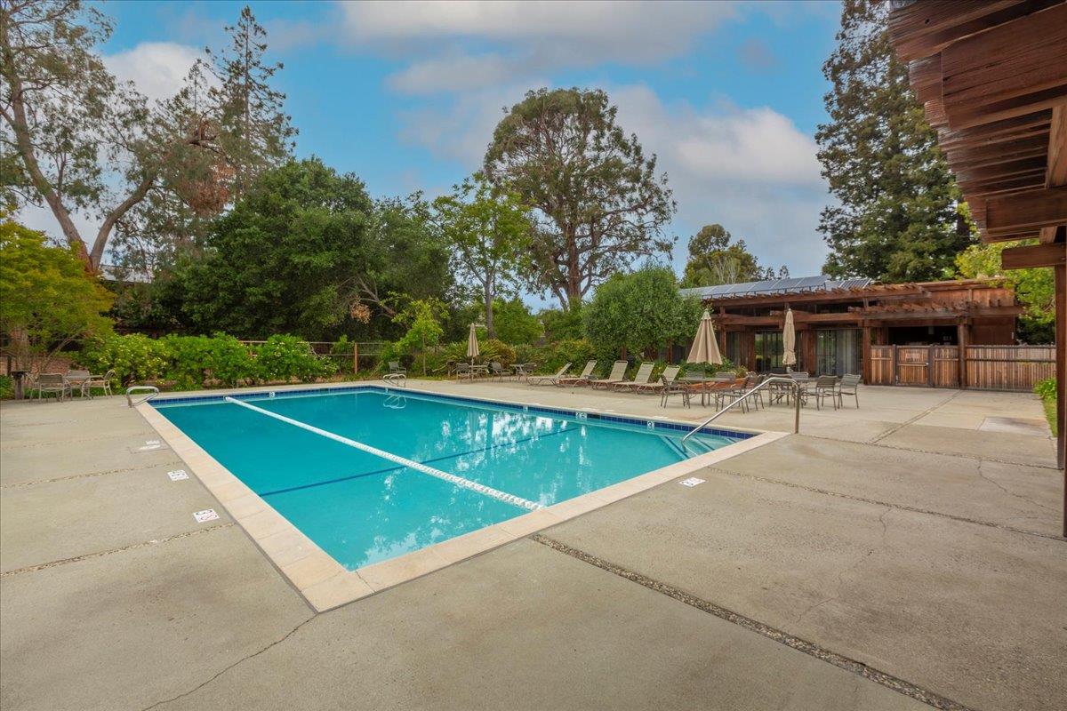 Detail Gallery Image 36 of 47 For 4 Farm Rd, Los Altos,  CA 94024 - 3 Beds | 2 Baths