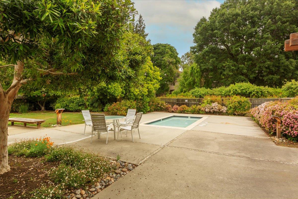 Detail Gallery Image 37 of 47 For 4 Farm Rd, Los Altos,  CA 94024 - 3 Beds | 2 Baths