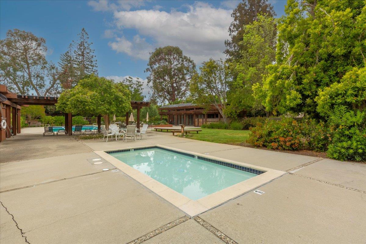 Detail Gallery Image 38 of 47 For 4 Farm Rd, Los Altos,  CA 94024 - 3 Beds | 2 Baths