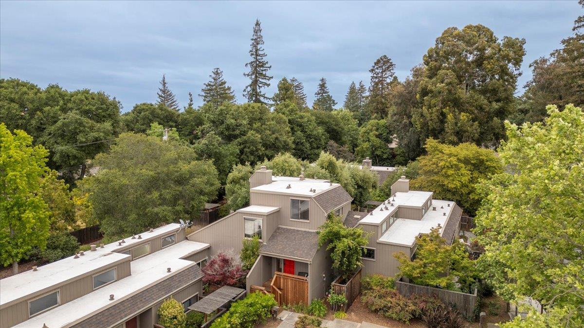 Detail Gallery Image 39 of 47 For 4 Farm Rd, Los Altos,  CA 94024 - 3 Beds | 2 Baths