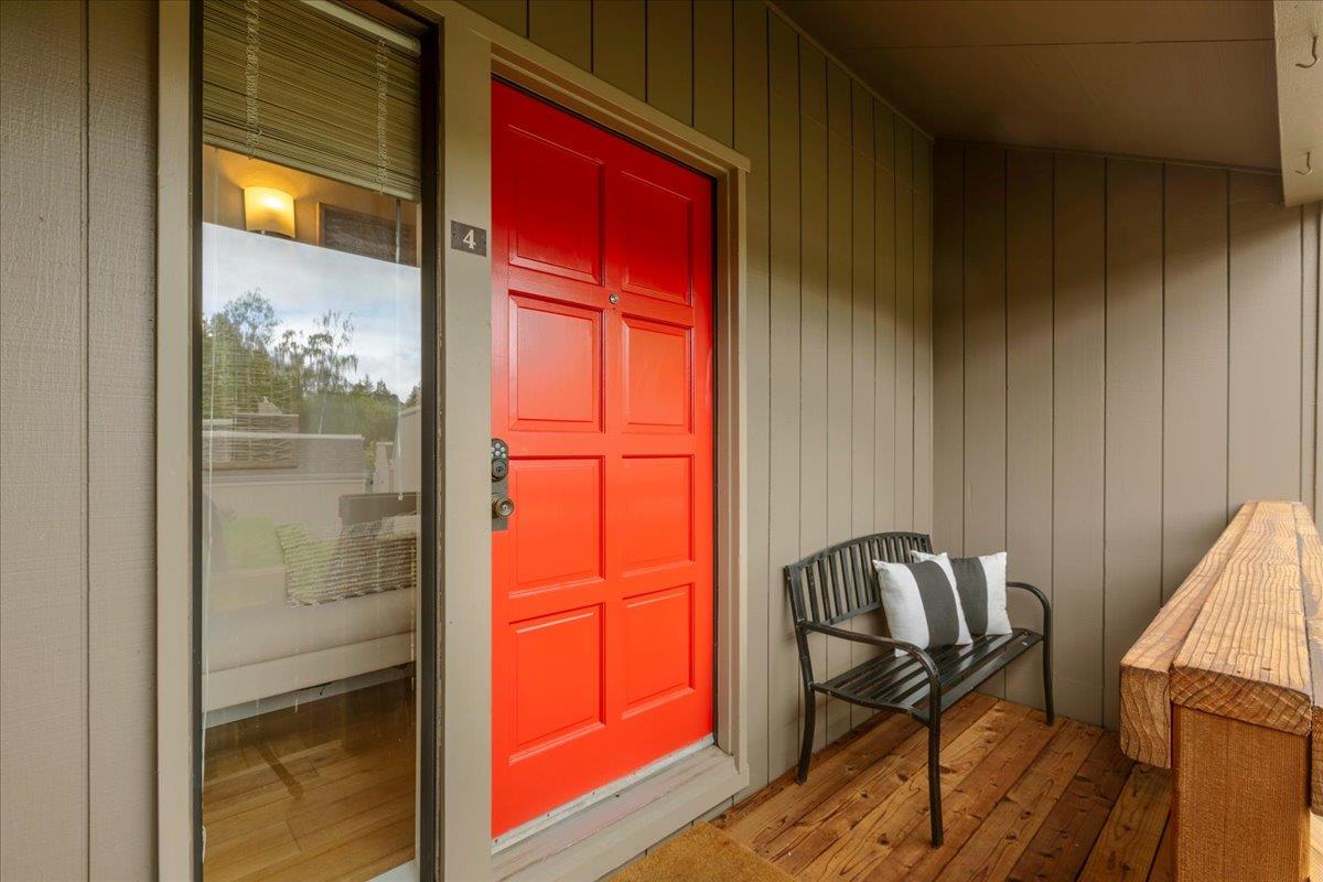 Detail Gallery Image 4 of 47 For 4 Farm Rd, Los Altos,  CA 94024 - 3 Beds | 2 Baths