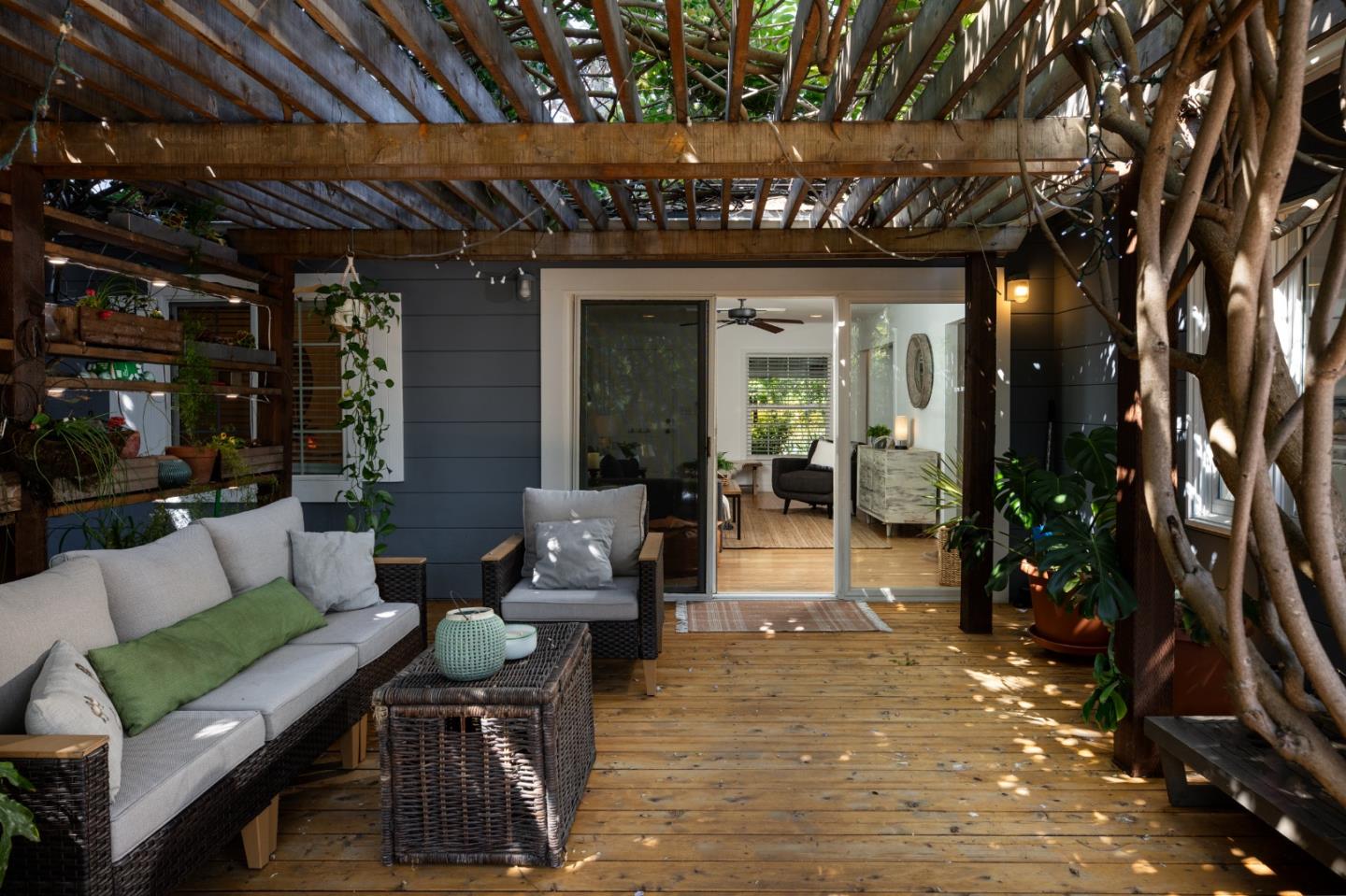 Detail Gallery Image 18 of 43 For 2336 Palo Verde Ave, East Palo Alto,  CA 94303 - 3 Beds | 1 Baths