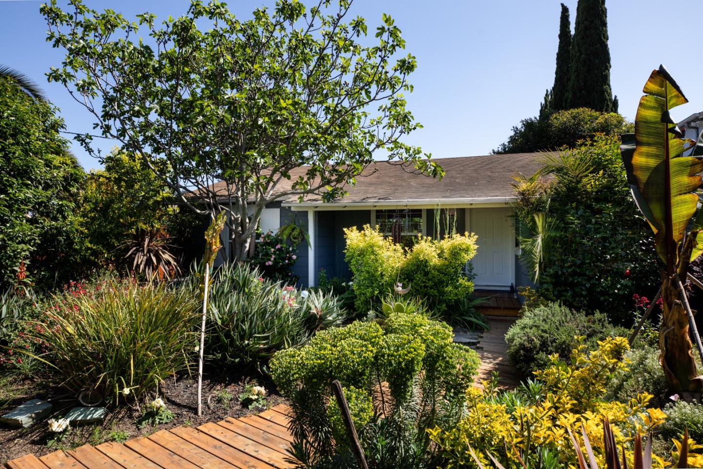Detail Gallery Image 2 of 43 For 2336 Palo Verde Ave, East Palo Alto,  CA 94303 - 3 Beds | 1 Baths