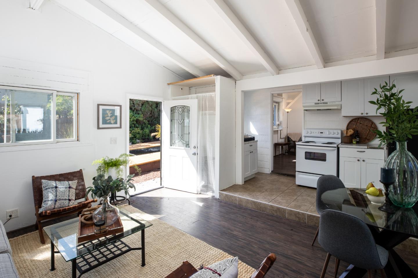 Detail Gallery Image 24 of 43 For 2336 Palo Verde Ave, East Palo Alto,  CA 94303 - 3 Beds | 1 Baths