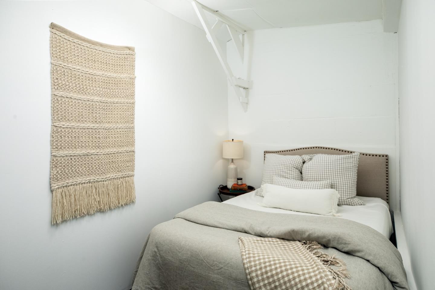 Detail Gallery Image 25 of 43 For 2336 Palo Verde Ave, East Palo Alto,  CA 94303 - 3 Beds | 1 Baths