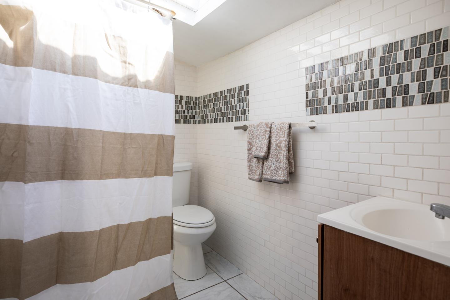 Detail Gallery Image 26 of 43 For 2336 Palo Verde Ave, East Palo Alto,  CA 94303 - 3 Beds | 1 Baths