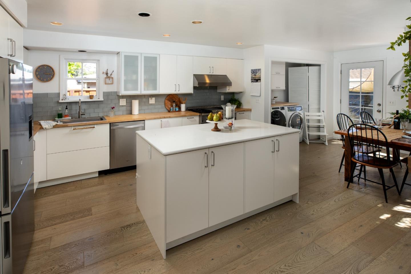 Detail Gallery Image 4 of 43 For 2336 Palo Verde Ave, East Palo Alto,  CA 94303 - 3 Beds | 1 Baths
