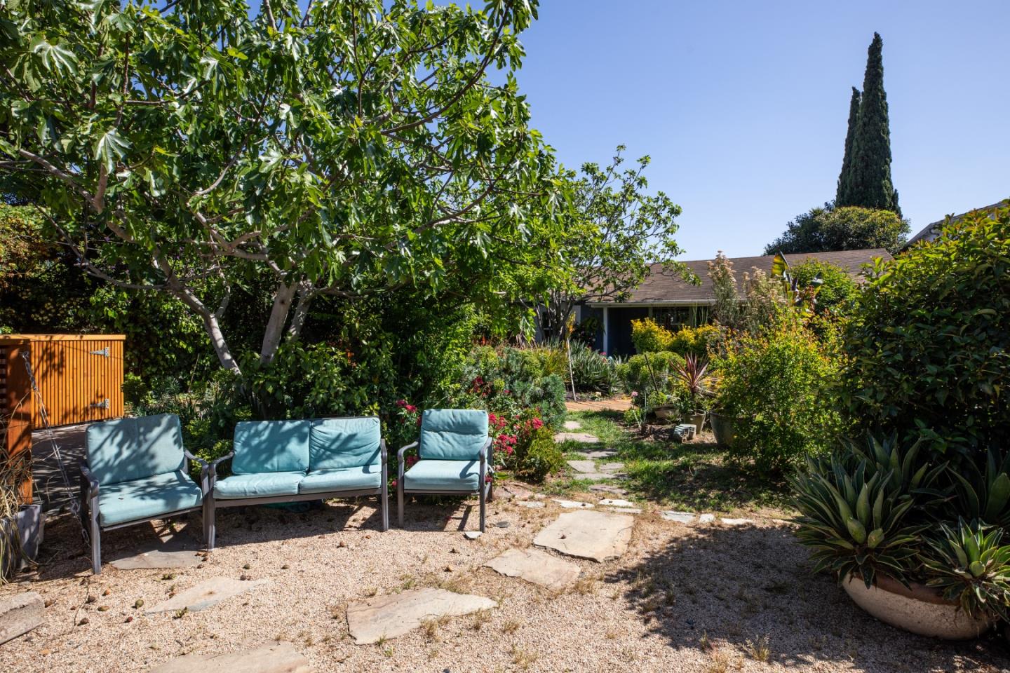 Detail Gallery Image 40 of 43 For 2336 Palo Verde Ave, East Palo Alto,  CA 94303 - 3 Beds | 1 Baths