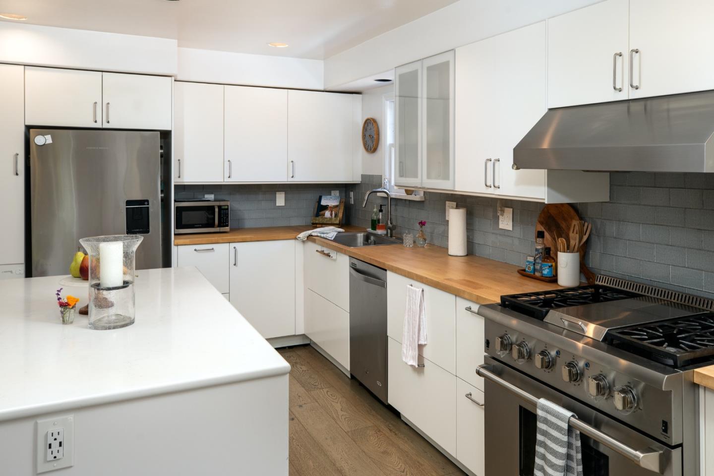 Detail Gallery Image 5 of 43 For 2336 Palo Verde Ave, East Palo Alto,  CA 94303 - 3 Beds | 1 Baths