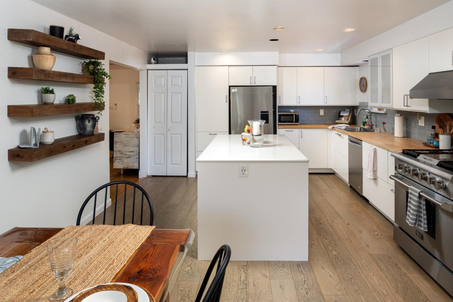 Detail Gallery Image 6 of 43 For 2336 Palo Verde Ave, East Palo Alto,  CA 94303 - 3 Beds | 1 Baths