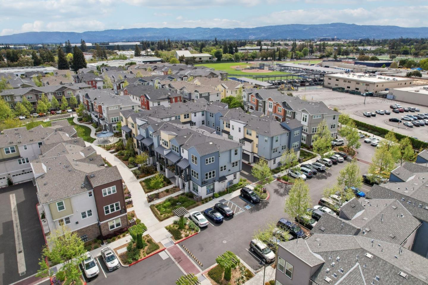 Detail Gallery Image 27 of 31 For 814 Cotati Ter #1,  Sunnyvale,  CA 94085 - 4 Beds | 3/1 Baths