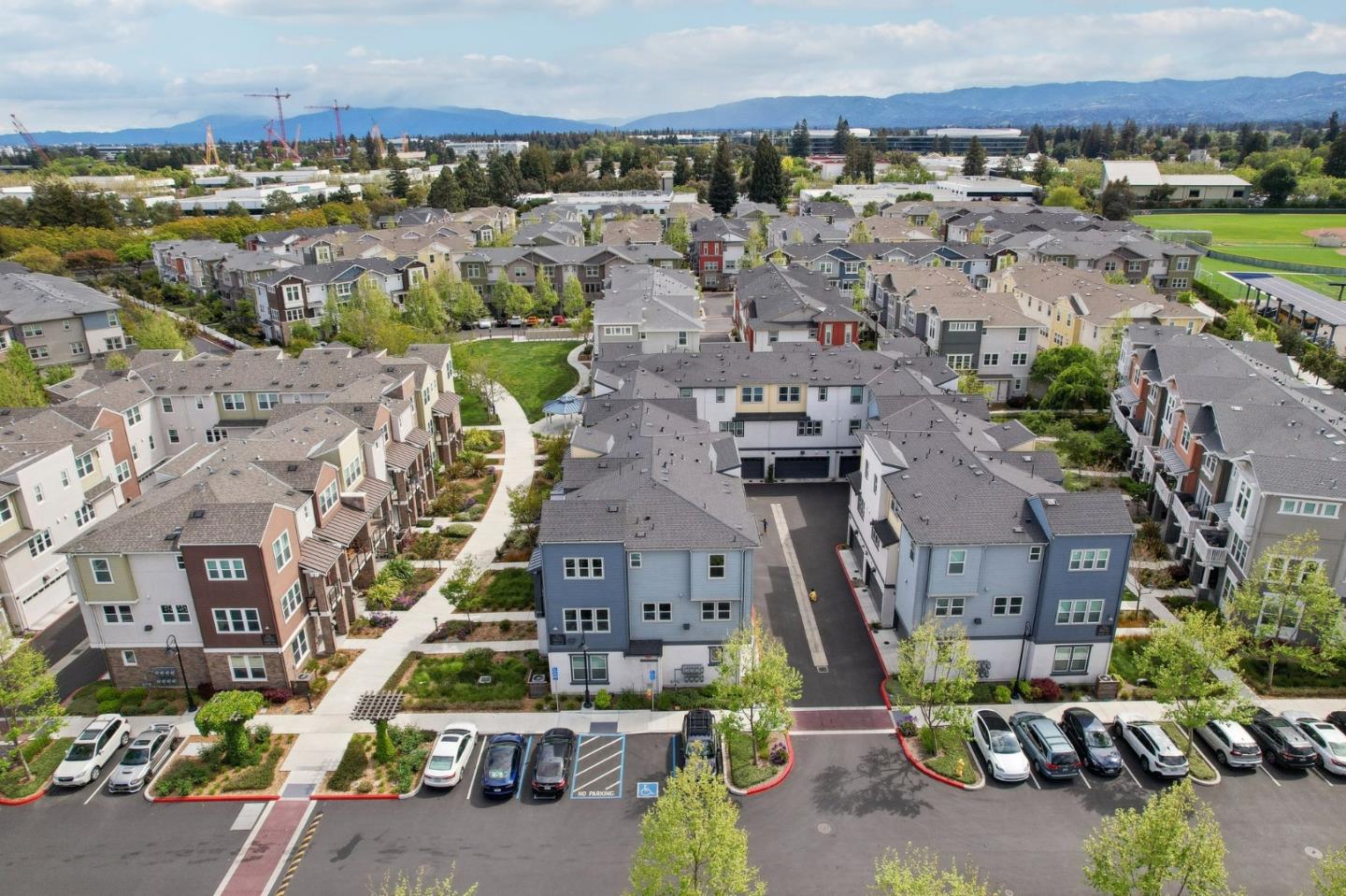 Detail Gallery Image 29 of 31 For 814 Cotati Ter #1,  Sunnyvale,  CA 94085 - 4 Beds | 3/1 Baths