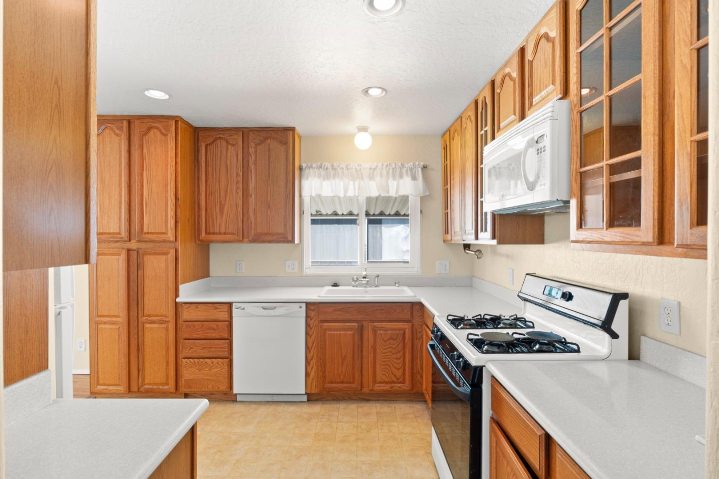 Detail Gallery Image 15 of 28 For 155 Quail Hollow #155,  San Jose,  CA 95128 - 3 Beds | 2 Baths