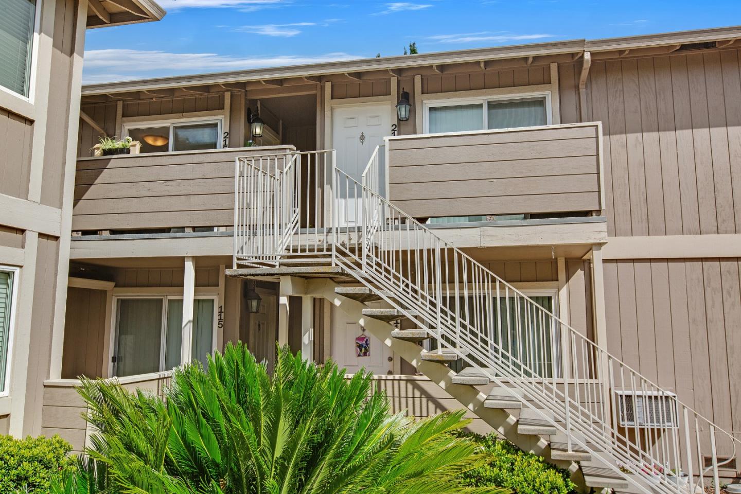 Detail Gallery Image 2 of 25 For 4970 Cherry Ave #215,  San Jose,  CA 95118 - 1 Beds | 1 Baths