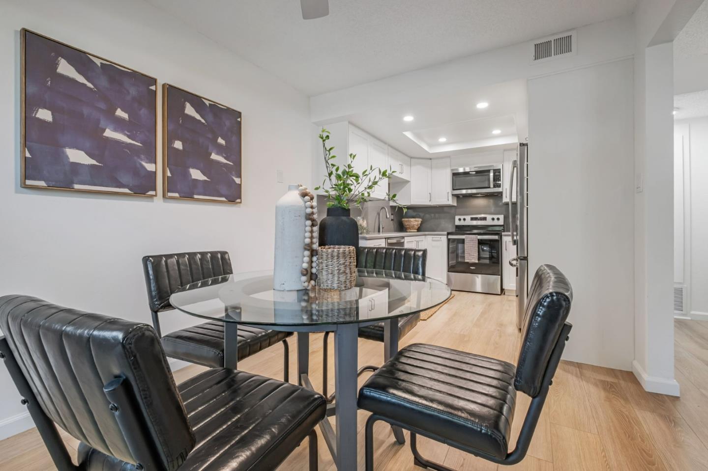 Detail Gallery Image 13 of 31 For 1118 Callas Ln #2,  Capitola,  CA 95010 - 3 Beds | 1/1 Baths