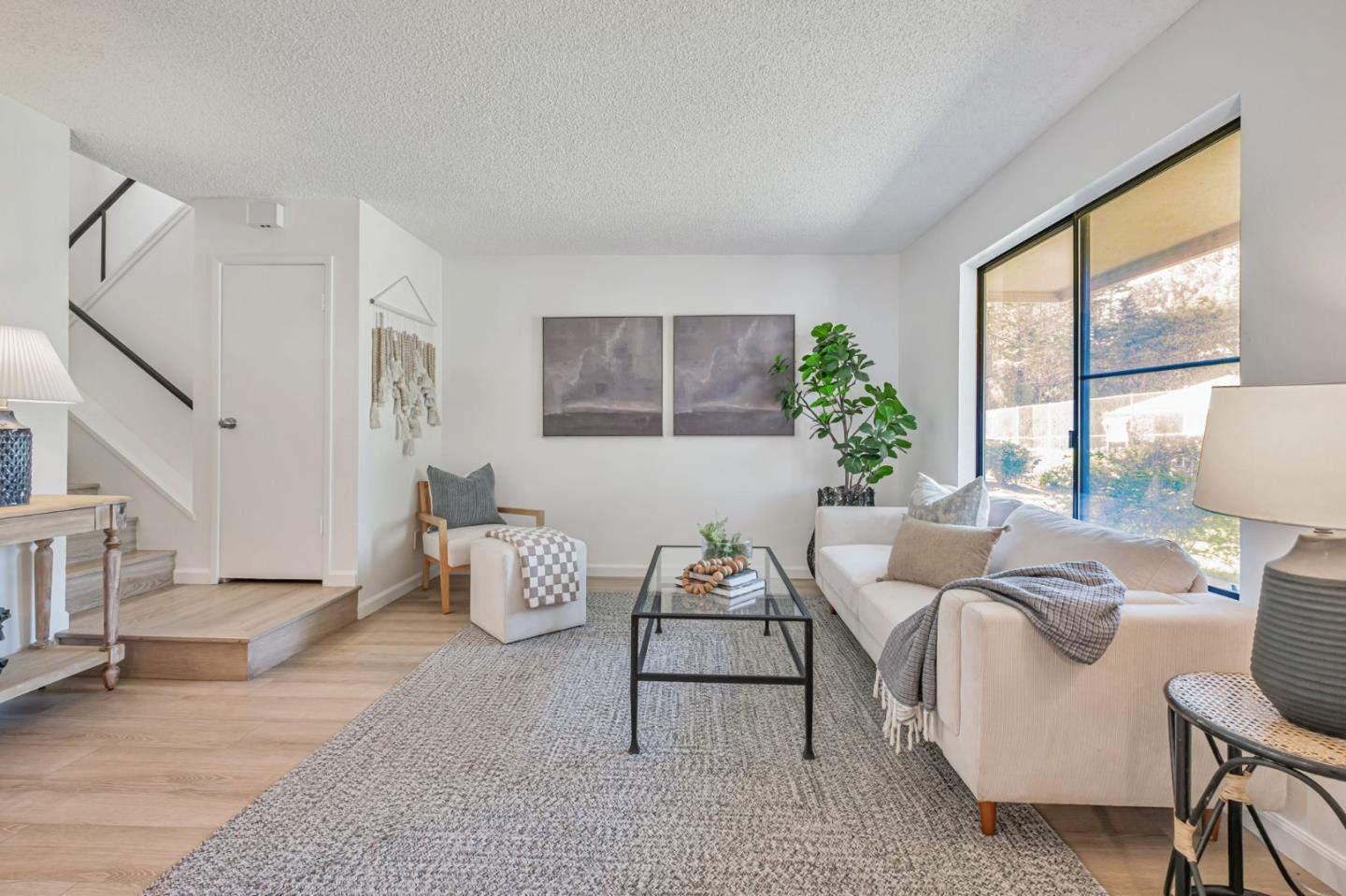 Detail Gallery Image 4 of 31 For 1118 Callas Ln #2,  Capitola,  CA 95010 - 3 Beds | 1/1 Baths