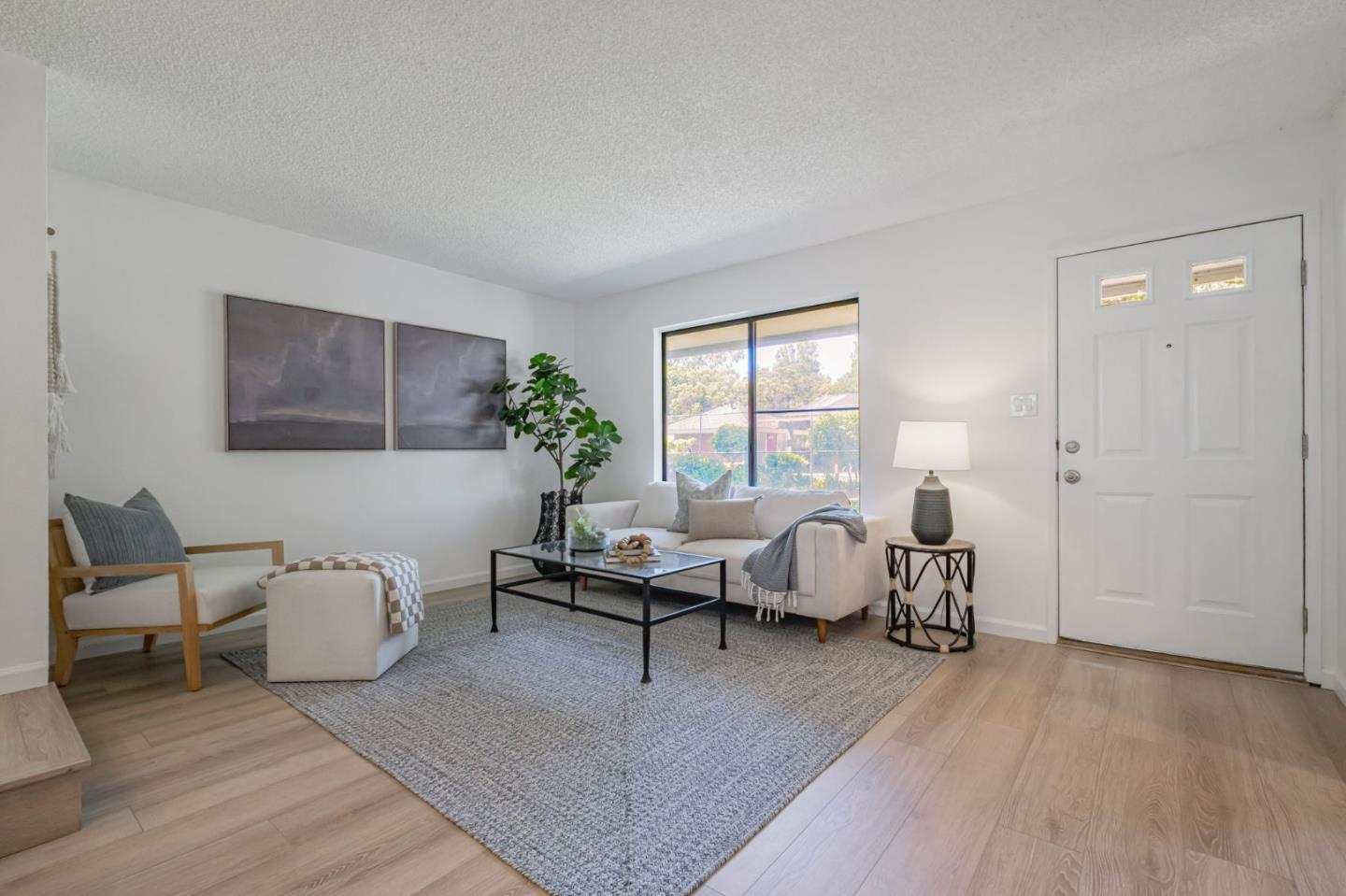 Detail Gallery Image 5 of 31 For 1118 Callas Ln #2,  Capitola,  CA 95010 - 3 Beds | 1/1 Baths