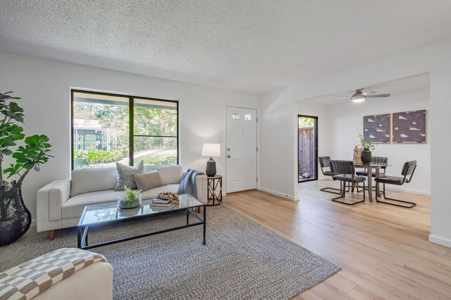 Detail Gallery Image 6 of 31 For 1118 Callas Ln #2,  Capitola,  CA 95010 - 3 Beds | 1/1 Baths