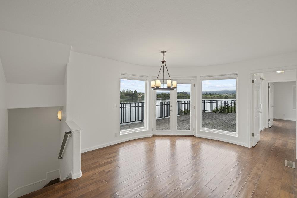Detail Gallery Image 11 of 50 For 31 Cutter Dr, Watsonville,  CA 95076 - 3 Beds | 3/1 Baths