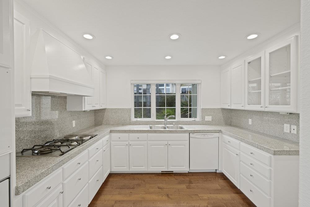 Detail Gallery Image 14 of 50 For 31 Cutter Dr, Watsonville,  CA 95076 - 3 Beds | 3/1 Baths