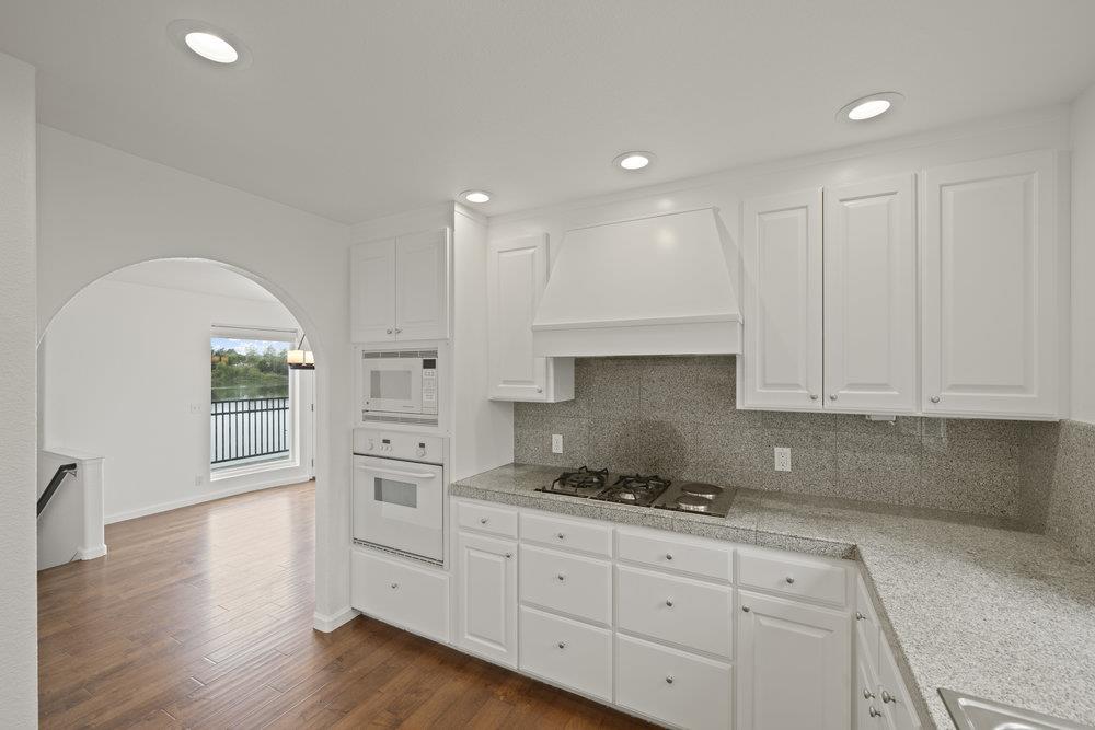 Detail Gallery Image 15 of 50 For 31 Cutter Dr, Watsonville,  CA 95076 - 3 Beds | 3/1 Baths