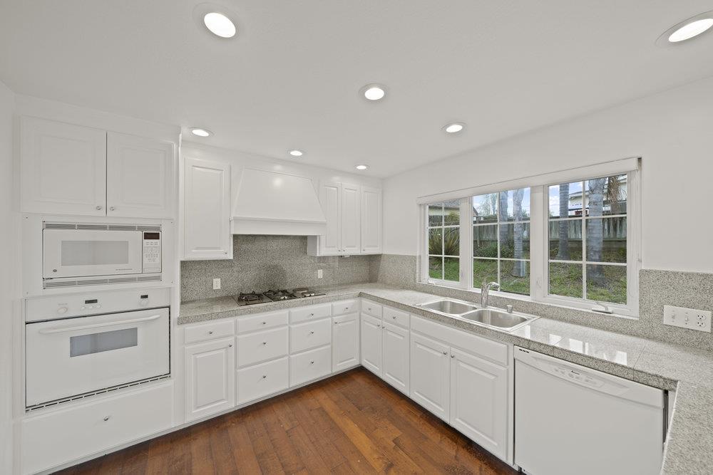Detail Gallery Image 17 of 50 For 31 Cutter Dr, Watsonville,  CA 95076 - 3 Beds | 3/1 Baths