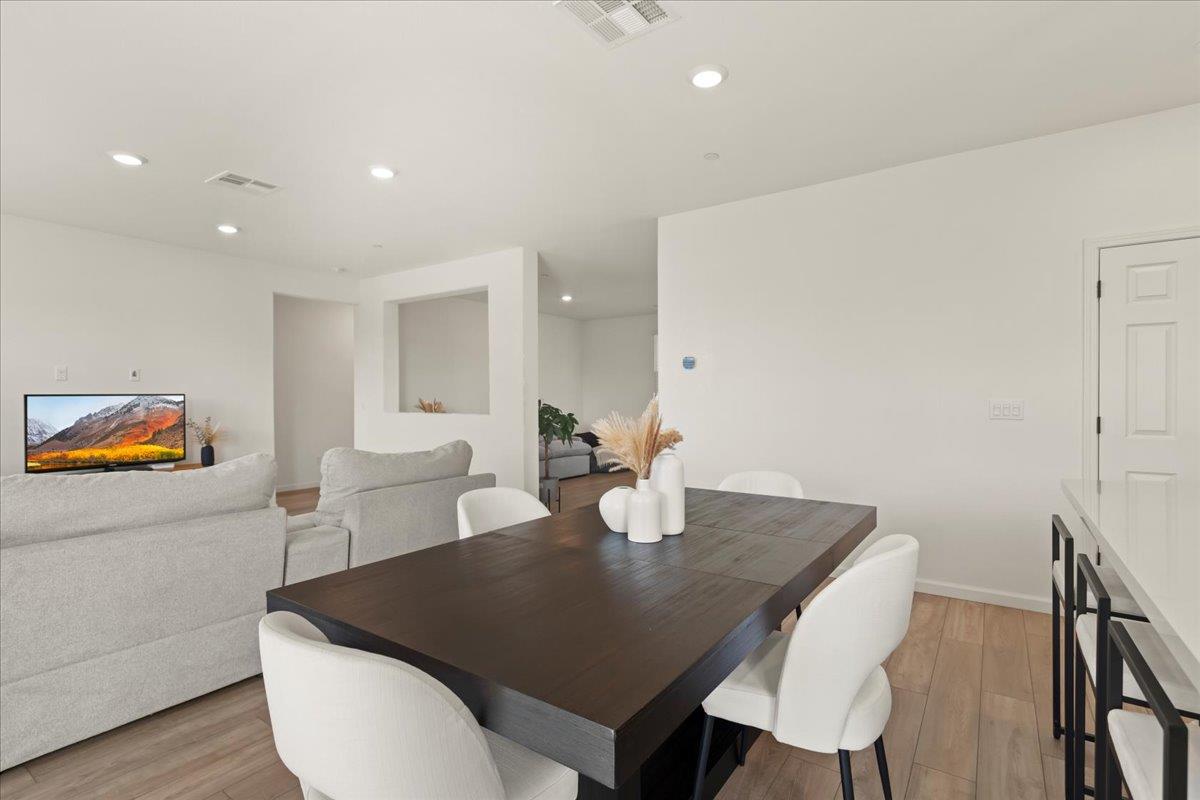 Detail Gallery Image 17 of 39 For 829 Crow Creek Cir, Galt,  CA 95632 - 3 Beds | 2 Baths