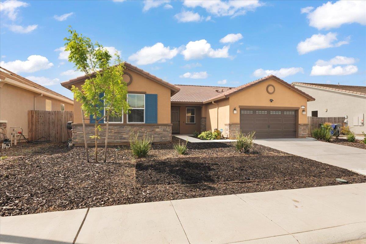 Detail Gallery Image 2 of 39 For 829 Crow Creek Cir, Galt,  CA 95632 - 3 Beds | 2 Baths