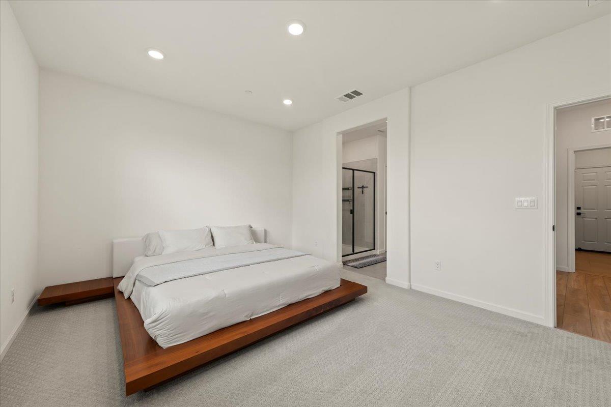 Detail Gallery Image 20 of 39 For 829 Crow Creek Cir, Galt,  CA 95632 - 3 Beds | 2 Baths