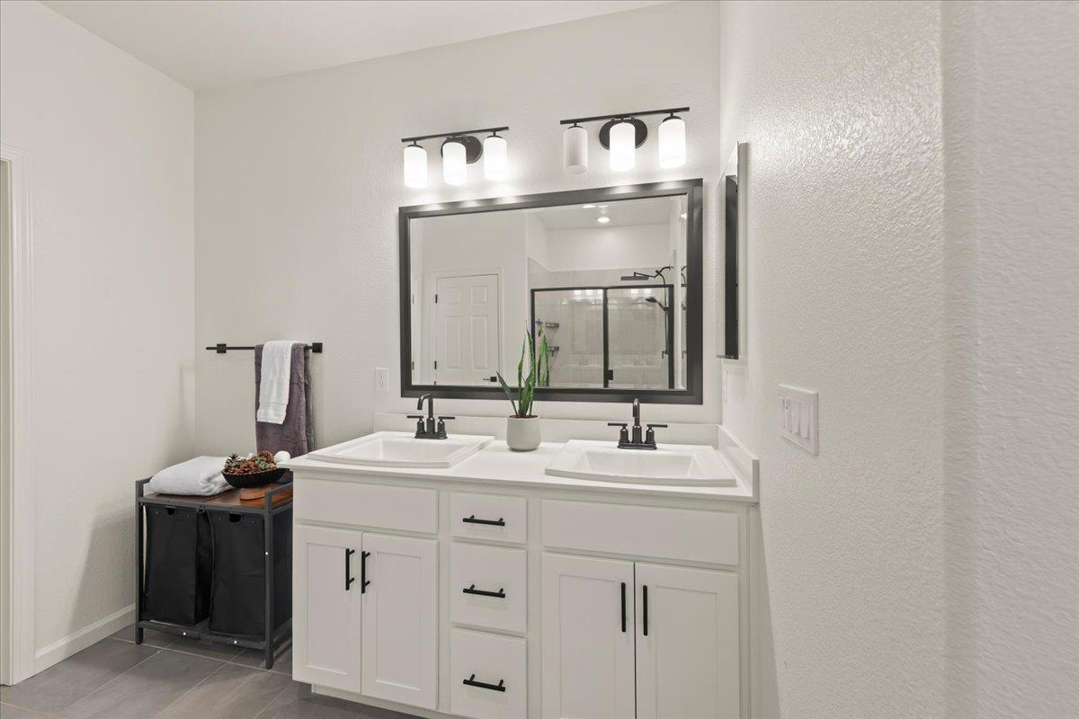 Detail Gallery Image 23 of 39 For 829 Crow Creek Cir, Galt,  CA 95632 - 3 Beds | 2 Baths